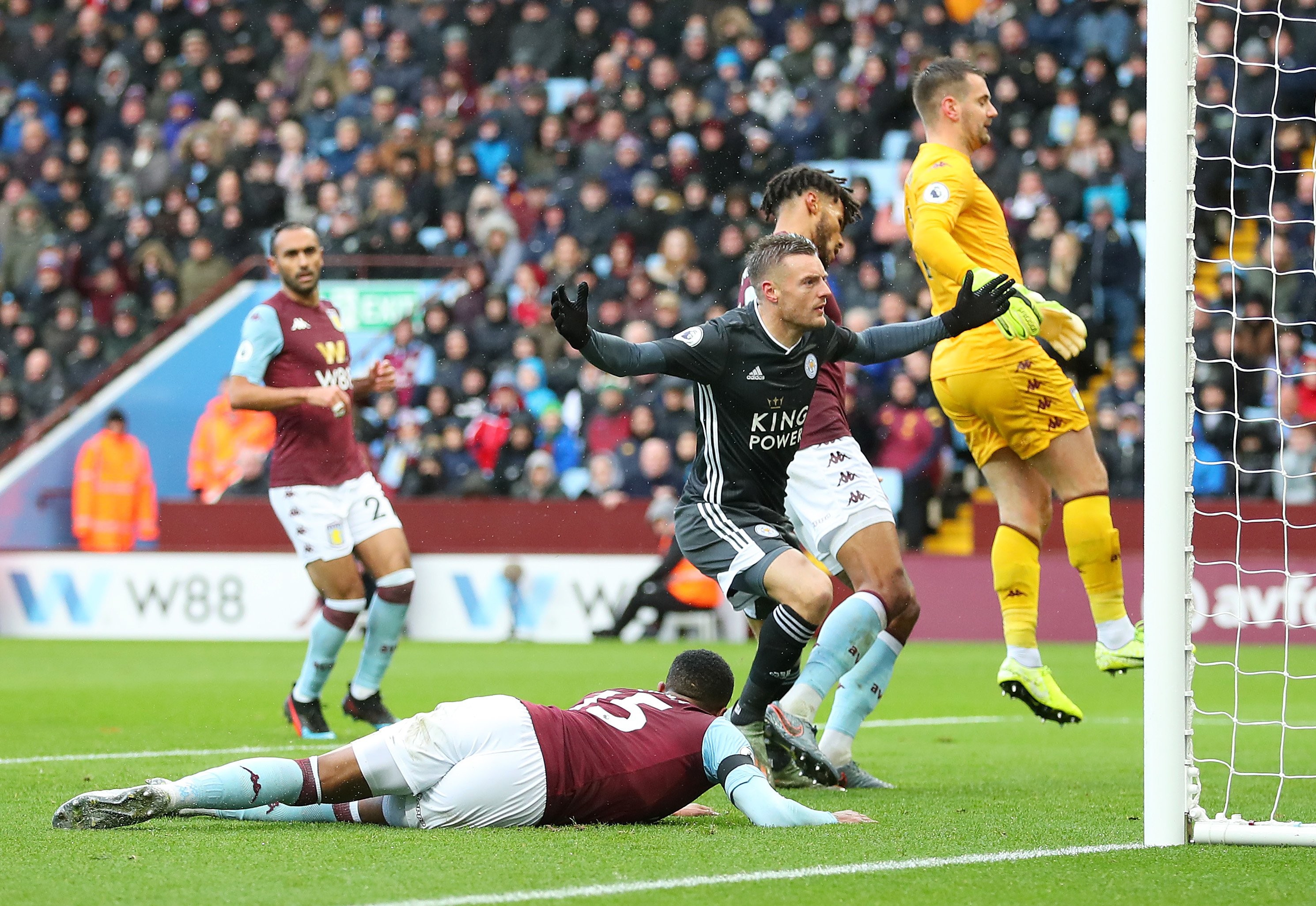 助商和投资 助商和投资